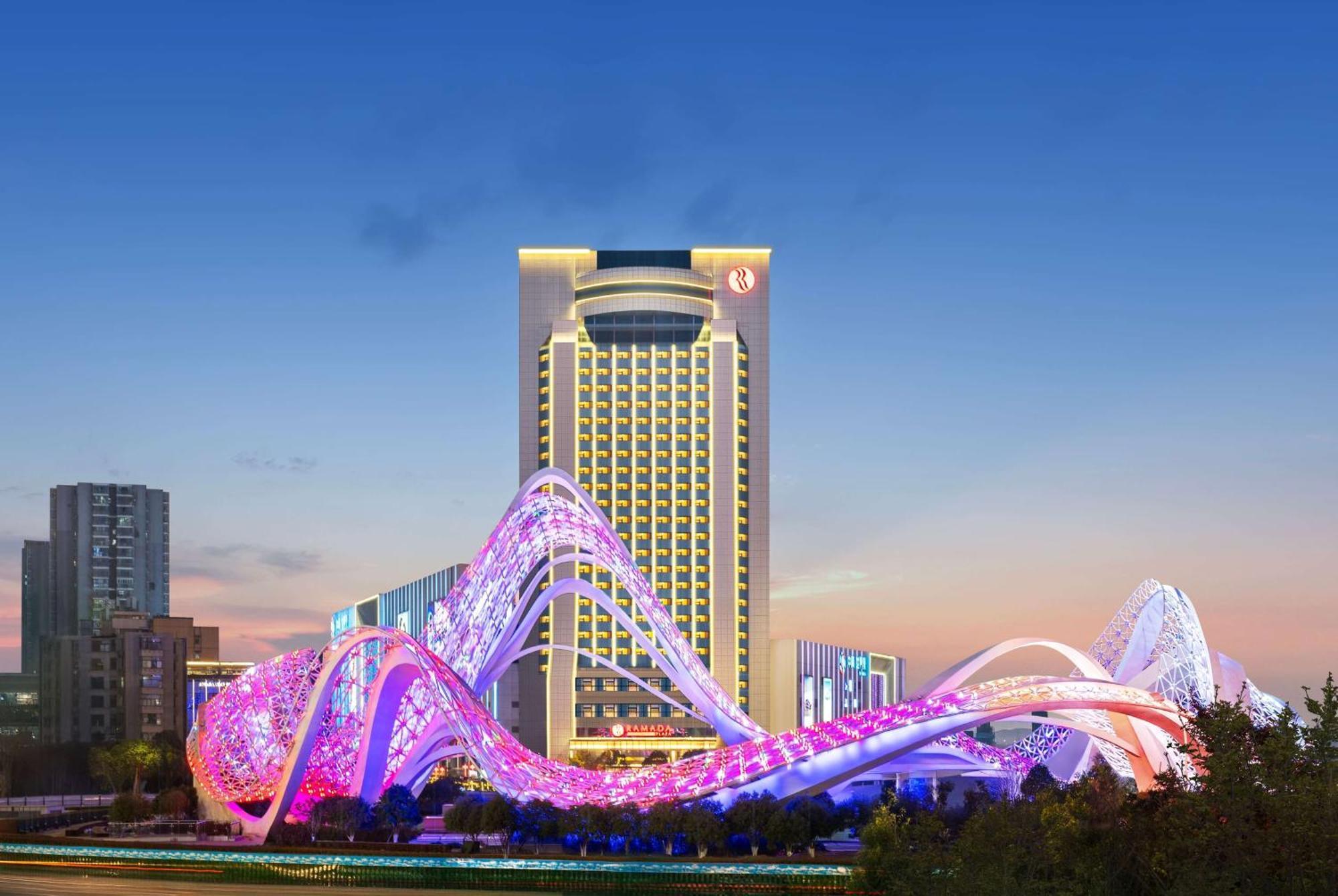 Ramada Plaza Optics Valley Hotel Wuhan  Exterior foto