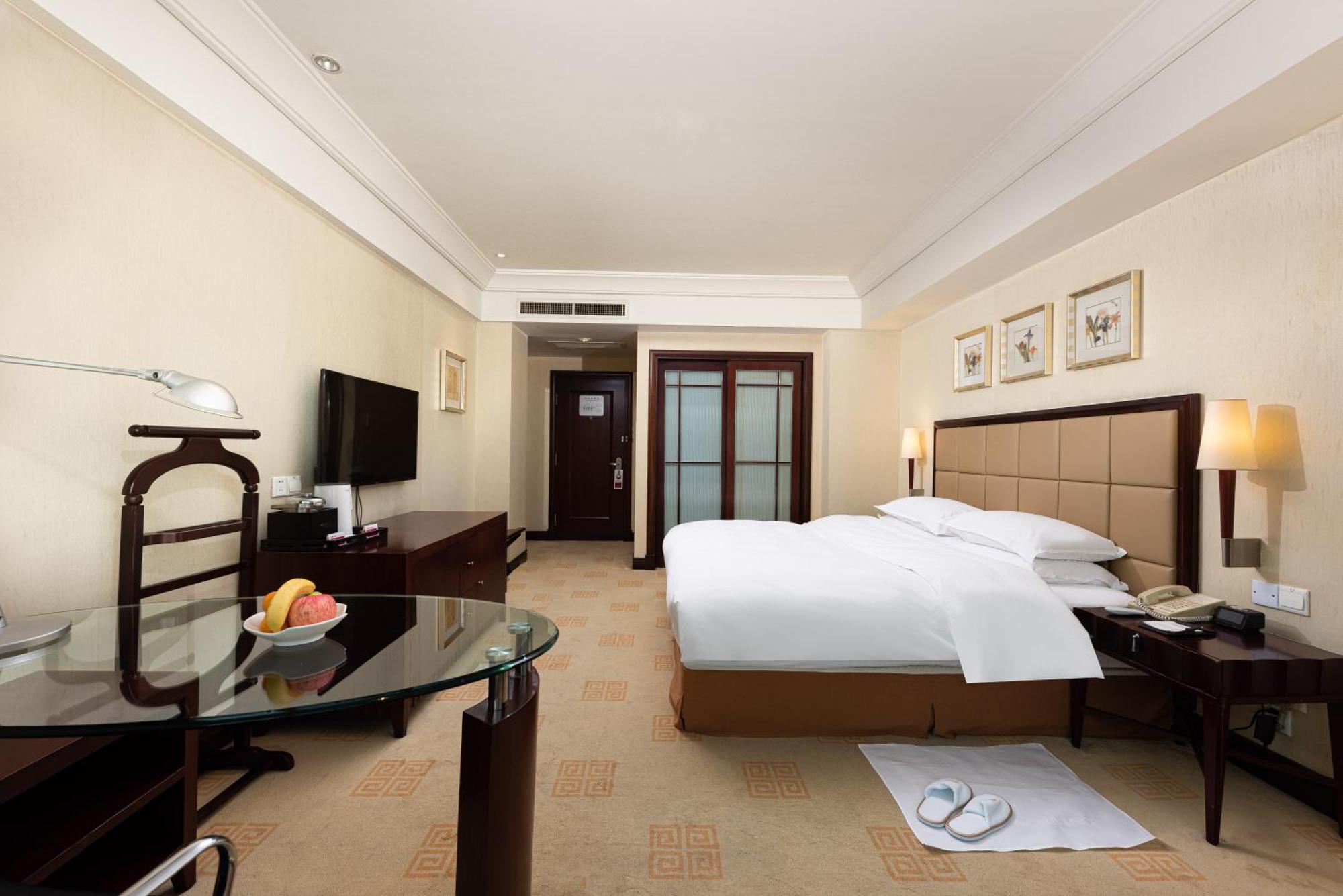 Ramada Plaza Optics Valley Hotel Wuhan  Exterior foto