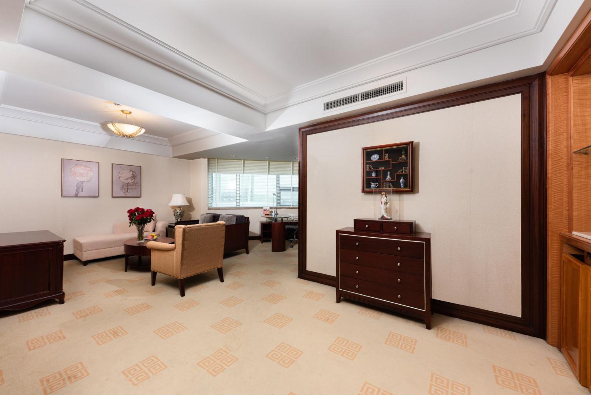 Ramada Plaza Optics Valley Hotel Wuhan  Exterior foto
