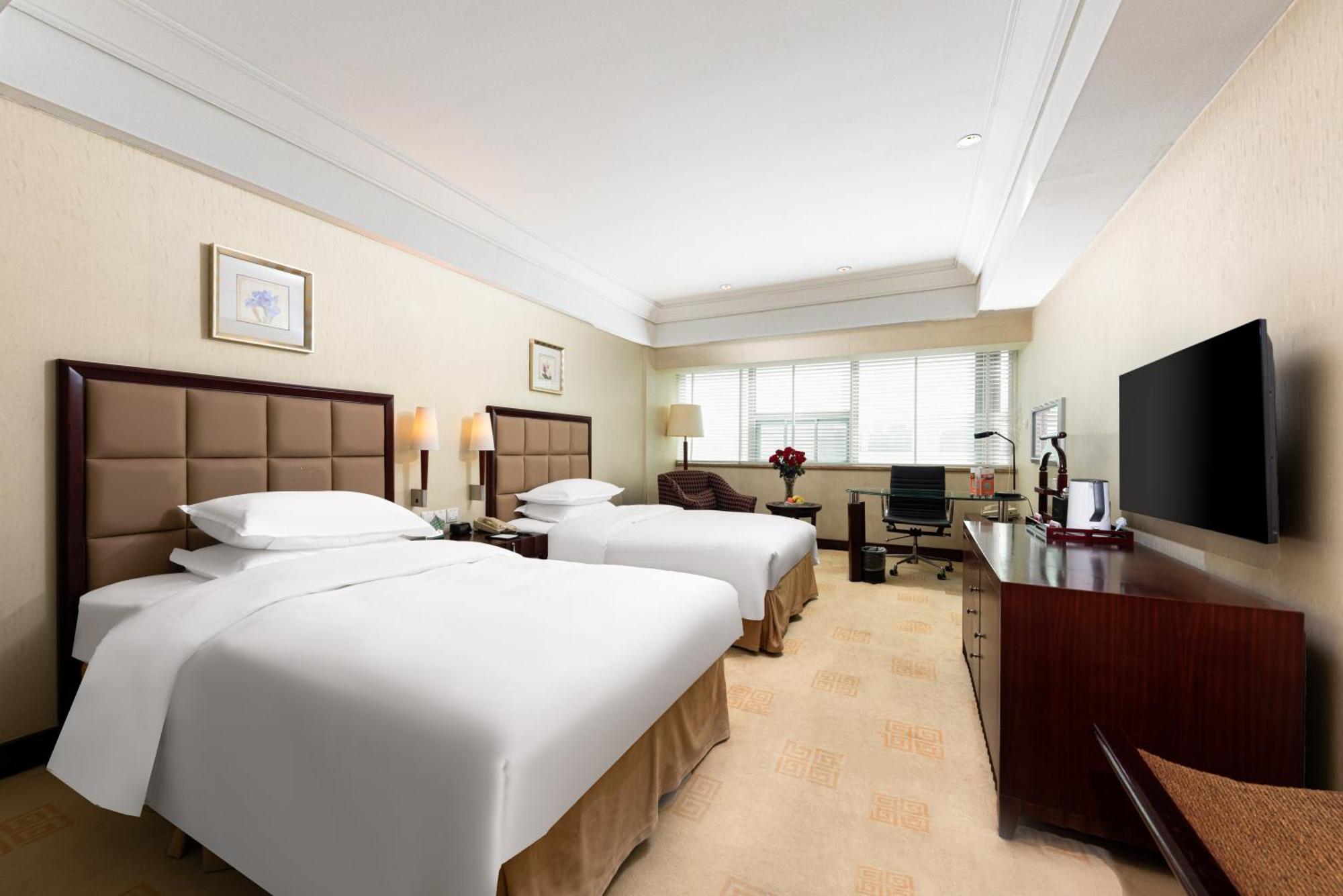 Ramada Plaza Optics Valley Hotel Wuhan  Exterior foto