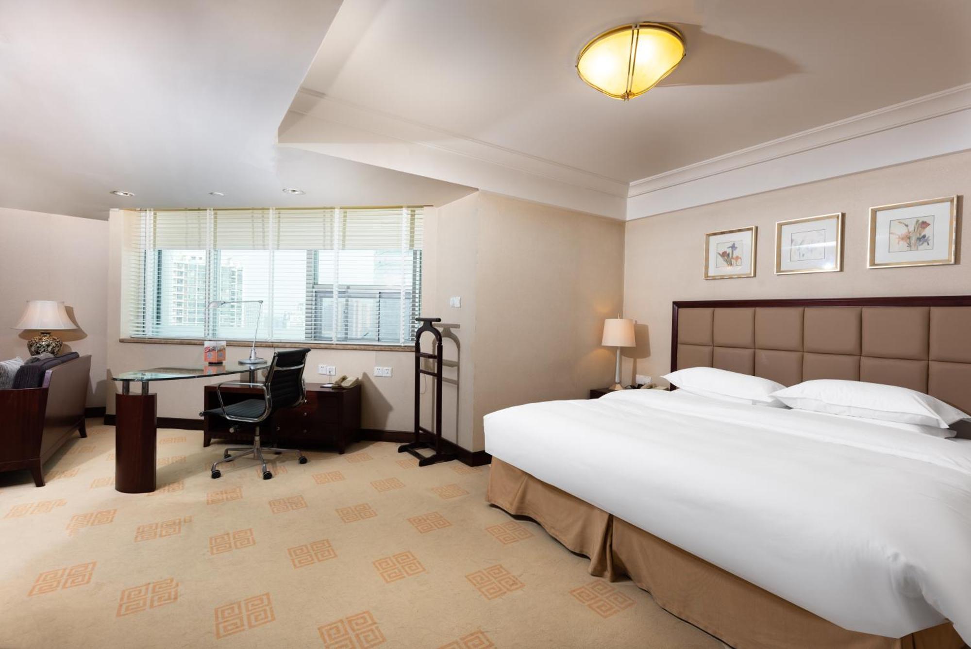 Ramada Plaza Optics Valley Hotel Wuhan  Exterior foto