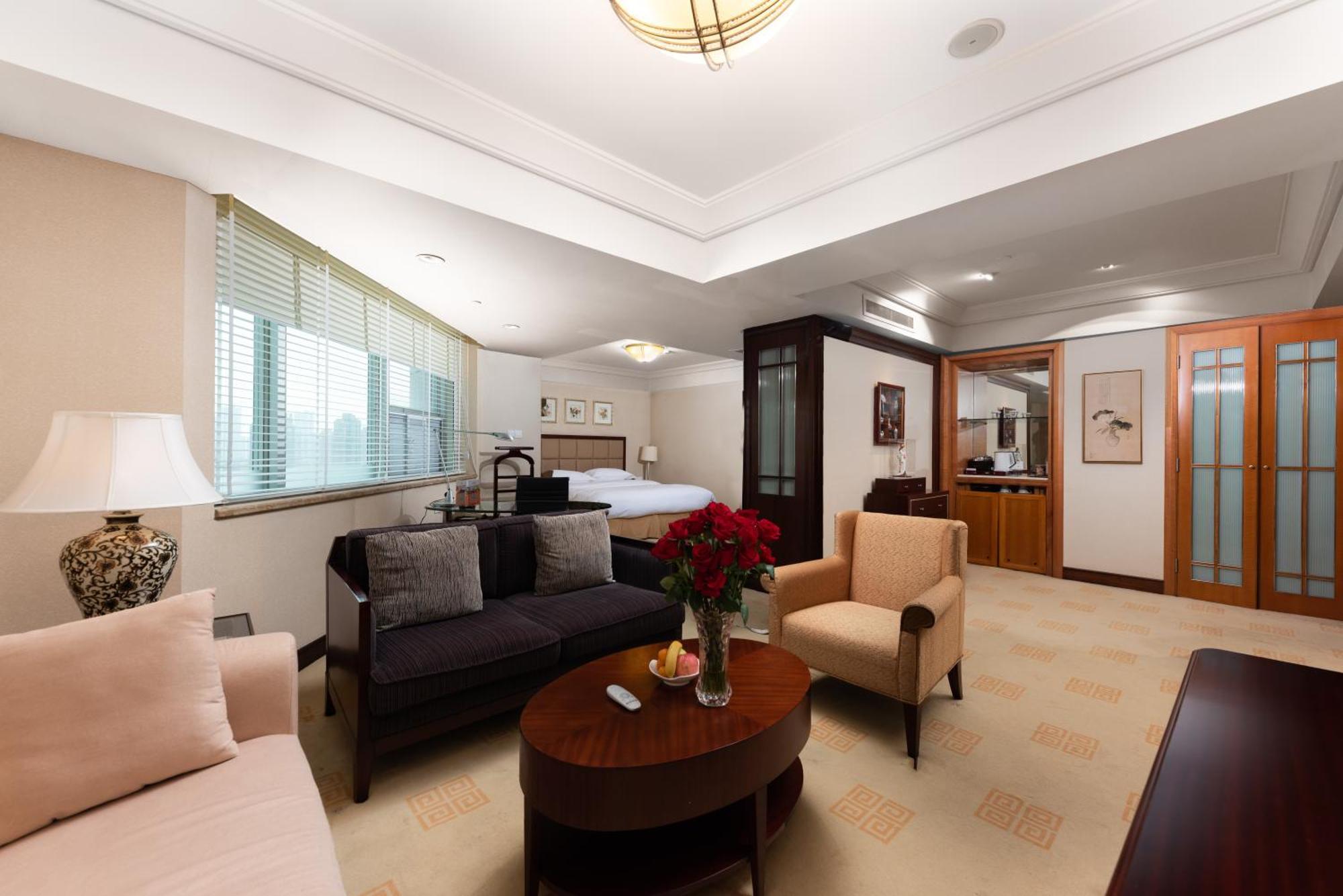 Ramada Plaza Optics Valley Hotel Wuhan  Exterior foto
