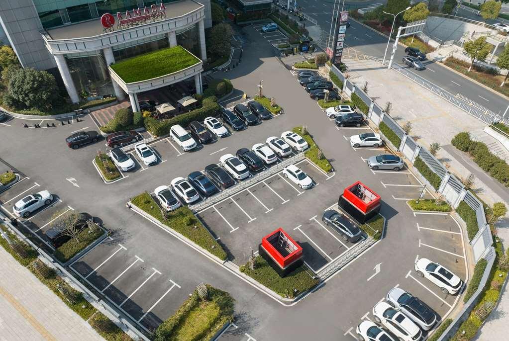Ramada Plaza Optics Valley Hotel Wuhan  Exterior foto