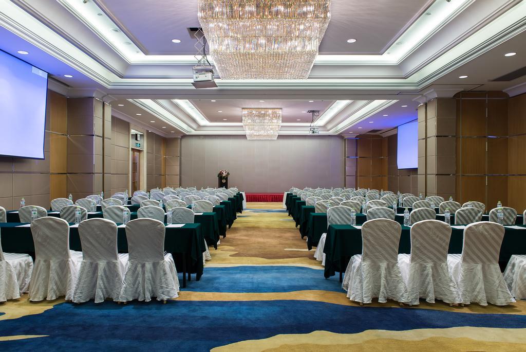 Ramada Plaza Optics Valley Hotel Wuhan  Exterior foto