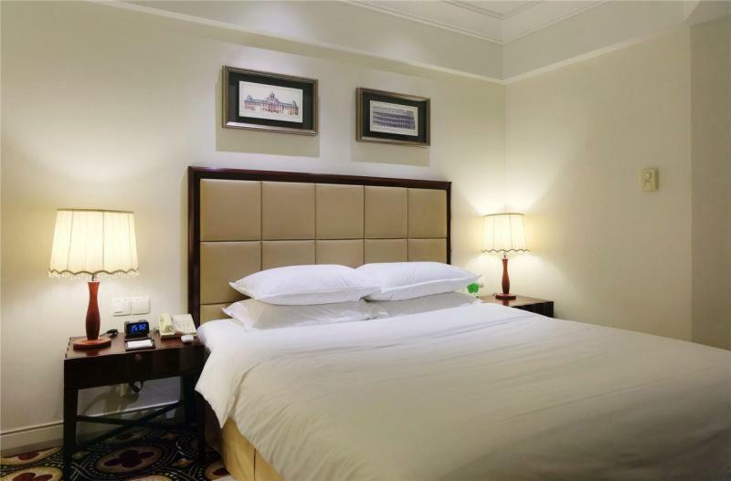 Ramada Plaza Optics Valley Hotel Wuhan  Exterior foto
