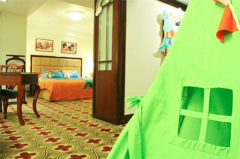 Ramada Plaza Optics Valley Hotel Wuhan  Exterior foto